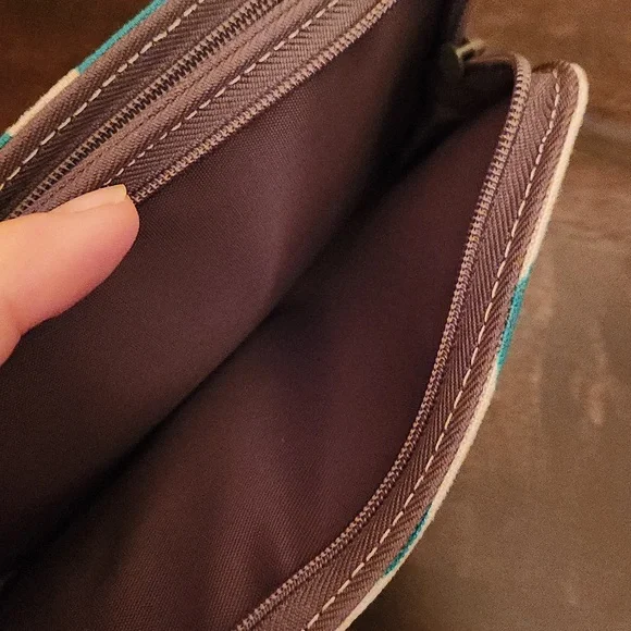 Thirty-One polka-dot wristlet - Picture 5 of 8